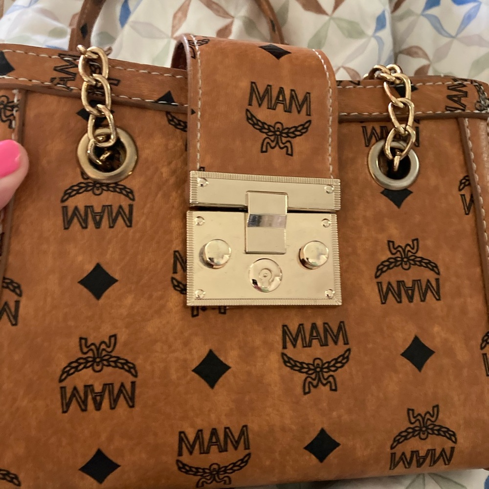 Real leather bag given by a modeling exposition